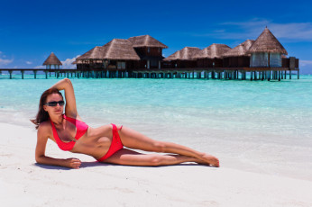 Картинка девушки -unsort+ брюнетки +шатенки море