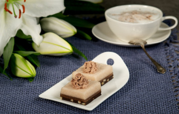 Картинка еда пирожные +кексы +печенье лилия пирожное кофе