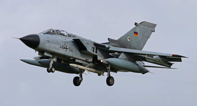 Обои картинки фото tornado, авиация, боевые самолёты, истребитель-бомбардировщик