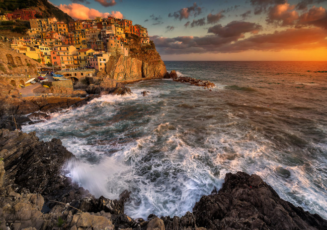 Обои картинки фото города, - пейзажи, поселок, скала, море