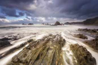 Картинка природа побережье море испания камни f астурия скалы