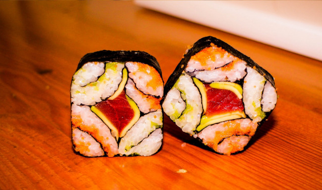 Обои картинки фото еда, рыба,  морепродукты,  суши,  роллы, роллы, кухня, японская
