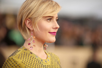 Картинка девушки -unsort+ лица +портреты greta gerwig блондинка лицо улыбка серьги