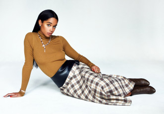 Картинка laura+harrier девушки темнокожая брюнетка актриса макияж взгляд поза красотка лицо модель девушка laura harrier чернокожая