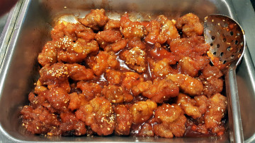 Картинка еда мясные+блюда кунжут курица соус