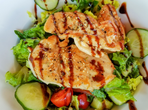 Обои картинки фото еда, мясные блюда, куриное, филе, овощи