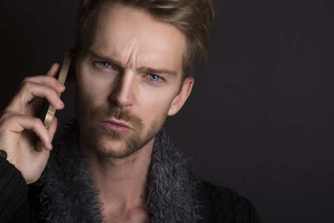 Обои картинки фото мужчины, - unsort, телефон