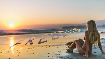 Картинка девушки -+блондинки +светловолосые блондинка море купальник песок закат