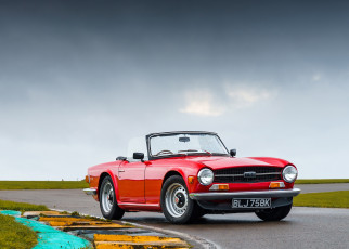 Картинка автомобили triumph