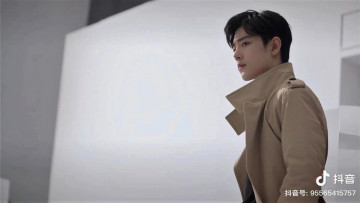 Картинка мужчины xiao+zhan актер пальто