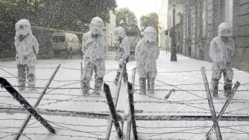 Картинка разное люди полиция пена