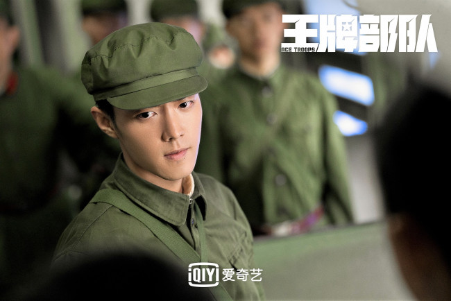 Обои картинки фото кино фильмы, ace troops, гу, ие, форма, сослуживцы