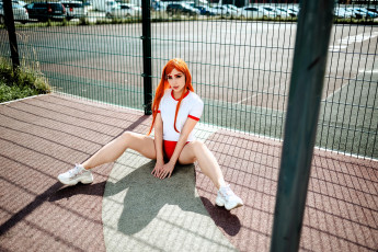 Картинка девушки sofia+lovegood образ футболка шорты рыжая площадка