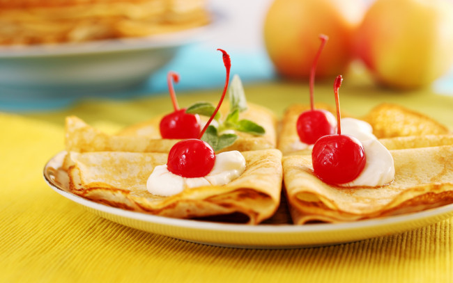 Обои картинки фото еда, блины,  оладьи, блинчики, мята, вишни