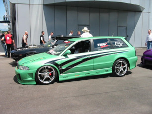 Картинка audi rs4 автомобили выставки уличные фото