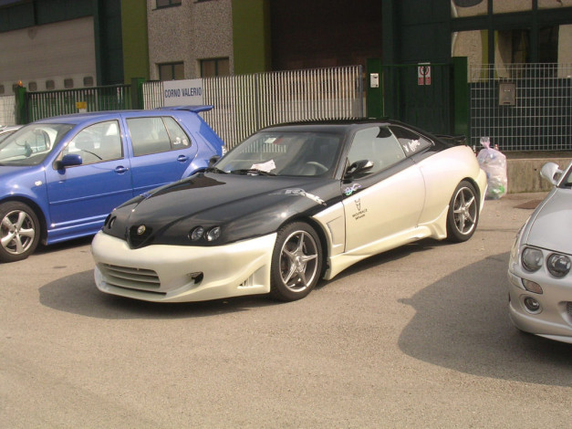 Обои картинки фото alfa, romeo, gtv, автомобили, выставки, уличные, фото