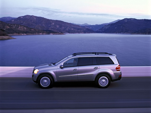Обои картинки фото mercedes, benz, gl450, 4matic, 2007, автомобили