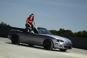 Картинка автомобили выставки+и+уличные+фото mazda