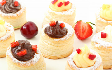 Картинка еда пирожные +кексы +печенье вишня крем клубника