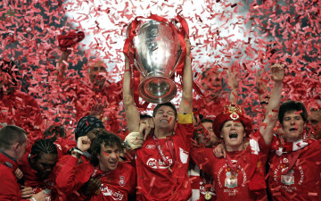 Картинка спорт футбол captain eurofinal uefa 2005 champions league конфетти радость england liverpool fc команда steven gerrard кубок