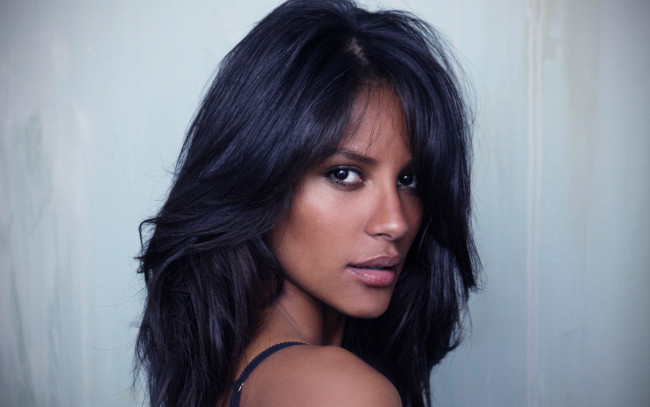 Обои картинки фото девушки, emanuela de paula, эмануела, де, паула, модель, лицо, взгляд