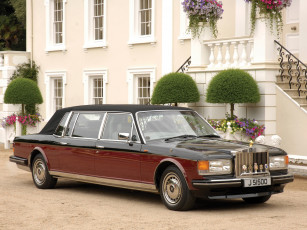 обоя rolls-royce silver spirit emperor state landaulet by hooper 1989, автомобили, rolls-royce, 1989, hooper, landaulet, state, emperor, spirit, silver