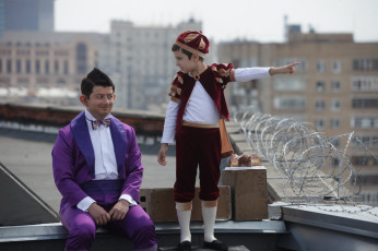 Картинка кино+фильмы карлсон михаил галустян город крыши костюмы мальчик малыш