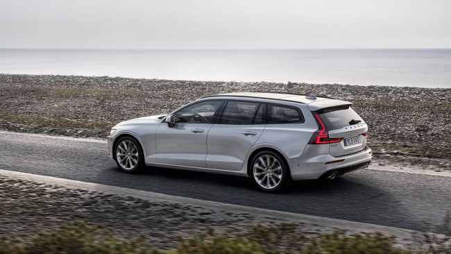 Обои картинки фото volvo v60 t6 awd momentum 2019, автомобили, volvo, v60, t6, awd, momentum, 2019
