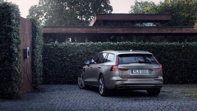 Обои картинки фото volvo v60 t8 awd inscription plug-in hybrid 2019, автомобили, volvo, v60, t8, awd, inscription, plug-in, hybrid, 2019
