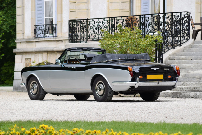 Обои картинки фото rolls-royce corniche convertible fr-spec 1970, автомобили, rolls-royce, fr-spec, convertible, corniche, 1970