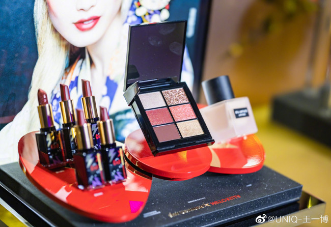 Обои картинки фото разное, косметические средства,  духи, косметика, набор