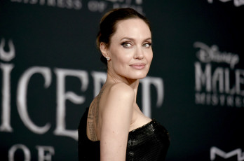 Картинка девушки angelina+jolie актриса лицо наряд тату