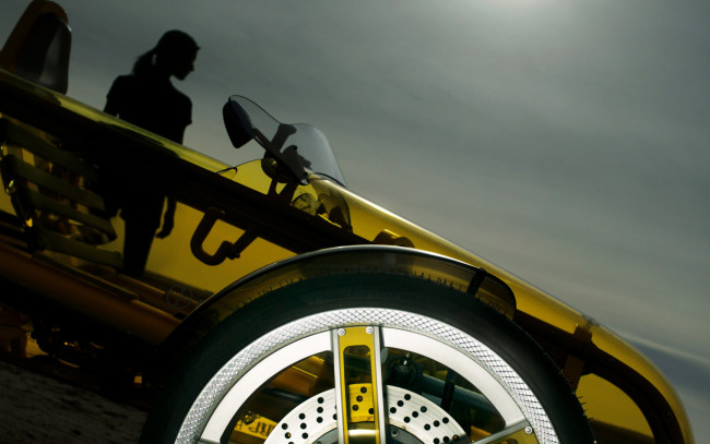 Обои картинки фото swiss rinspeed exasis, автомобили, фрагменты автомобиля, концепт, желтый, девушка