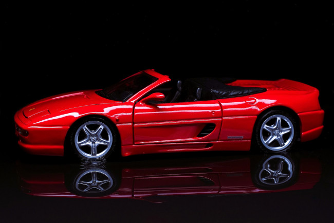 Обои картинки фото ferrari f355, разное, игрушки, красный, кабриолет, отражение