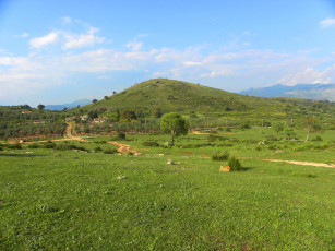 Картинка природа луга италия