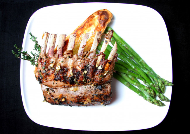 Обои картинки фото еда, мясные, блюда, спаржа, ребрышки