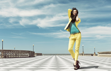 Картинка девушки -unsort+ брюнетки +шатенки наряд поза фигура