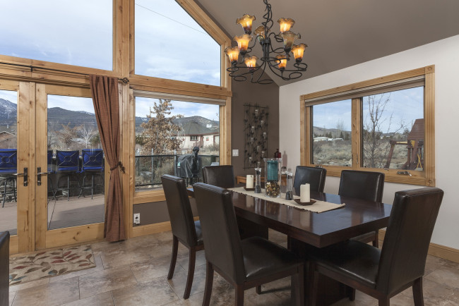 Обои картинки фото интерьер, столовая, стулья, стол