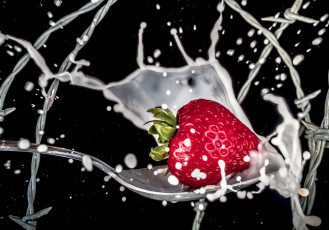 Картинка еда клубника +земляника проволока фон капли ложка
