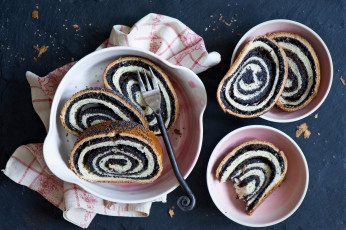 Картинка еда пирожные +кексы +печенье мак рулет вилка