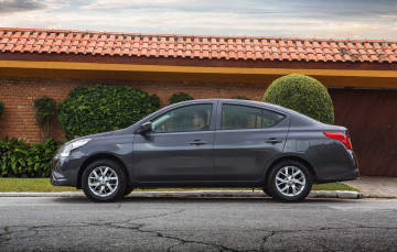 Картинка автомобили nissan datsun 2015г b17 br-spec versa темный