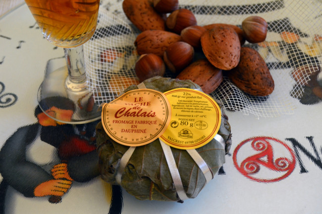 Обои картинки фото le vache de chalais, еда, сырные изделия, сыр