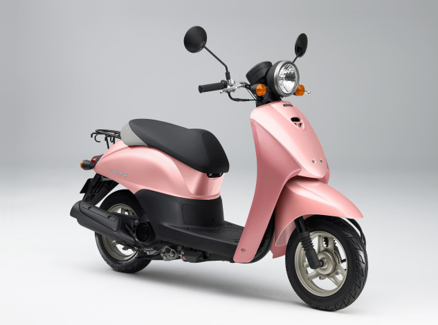 Обои картинки фото мотоциклы, мотороллеры, honda