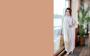 Картинка музыка сати+казанова певица балахон окно