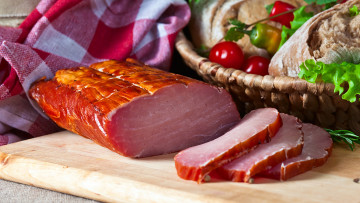 Картинка еда колбасные+изделия копченое мясо