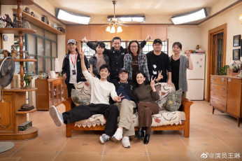 Картинка разное знаменитости комната люди диван сяо чжань