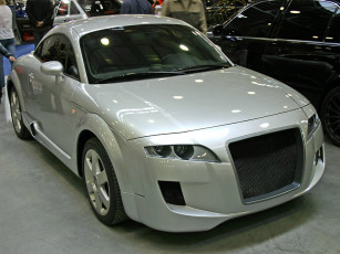 Картинка автомобили выставки уличные фото