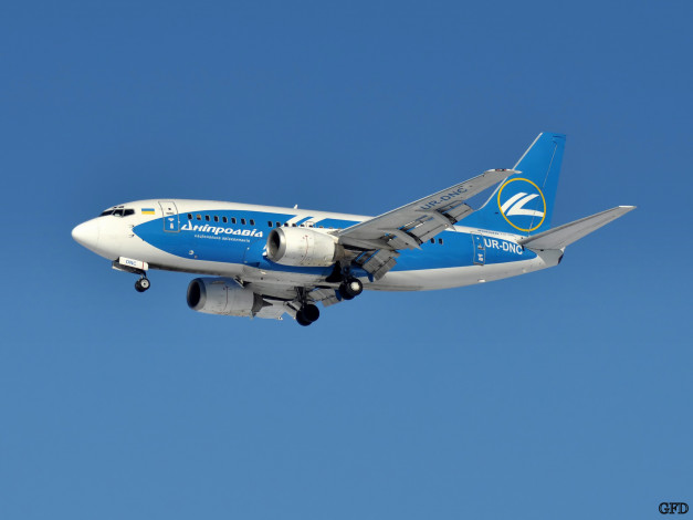 Обои картинки фото днипроавиа, 737, авиация, пассажирские, самолёты