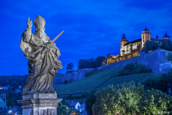 Картинка вюрцбург германия города дворцы замки крепости памятник святой замок