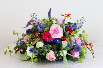 Картинка цветы букеты композиции розы герберы дельфиниум эустома